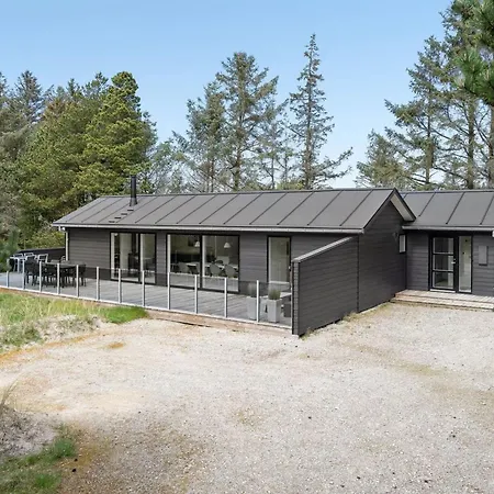 Arnetta - 1-5km From The Sea By Interhome