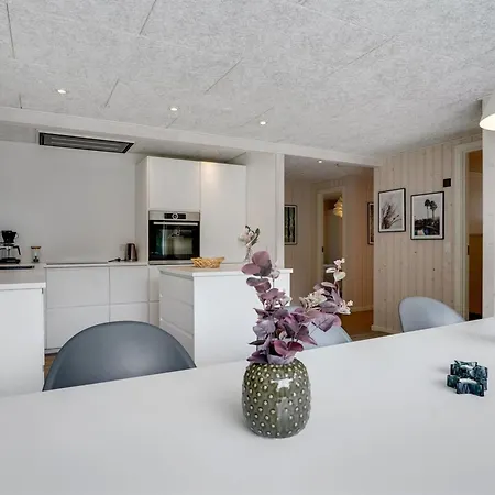 Arnetta - 1-5km From The Sea By Interhome *