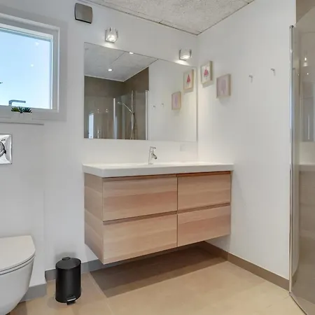 Arnetta - 1-5km From The Sea By Interhome *